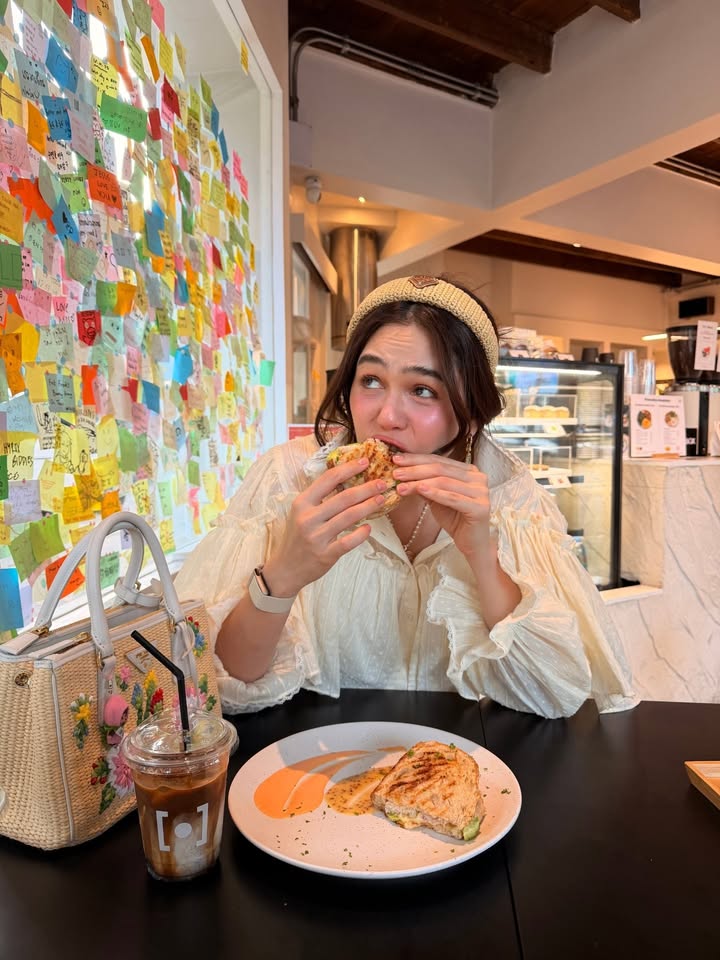 ชมพู่ - อารยา เอ ฮาร์เก็ต