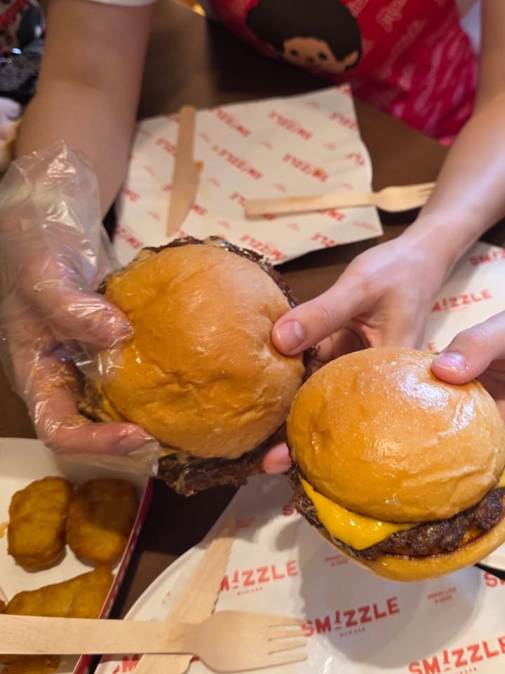 ชมพู่ - อารยา เอ ฮาร์เก็ต