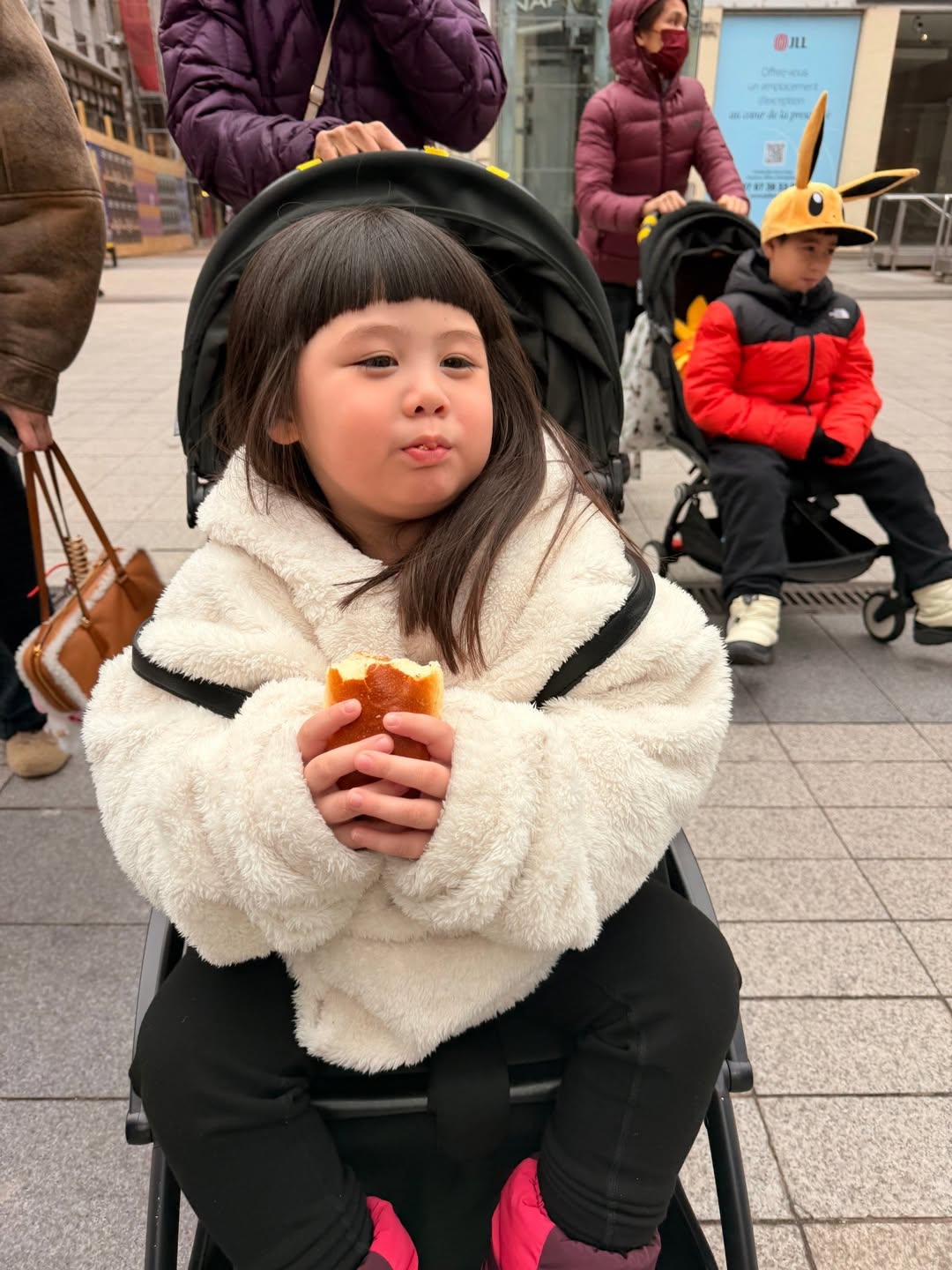 ชมพู่ - อารยา เอ ฮาร์เก็ต