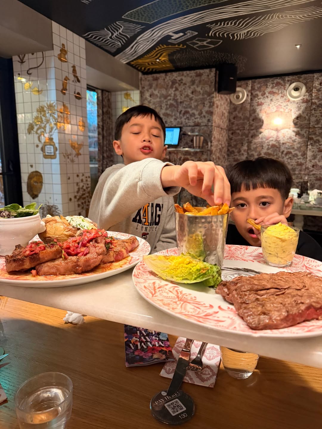 ชมพู่ - อารยา เอ ฮาร์เก็ต