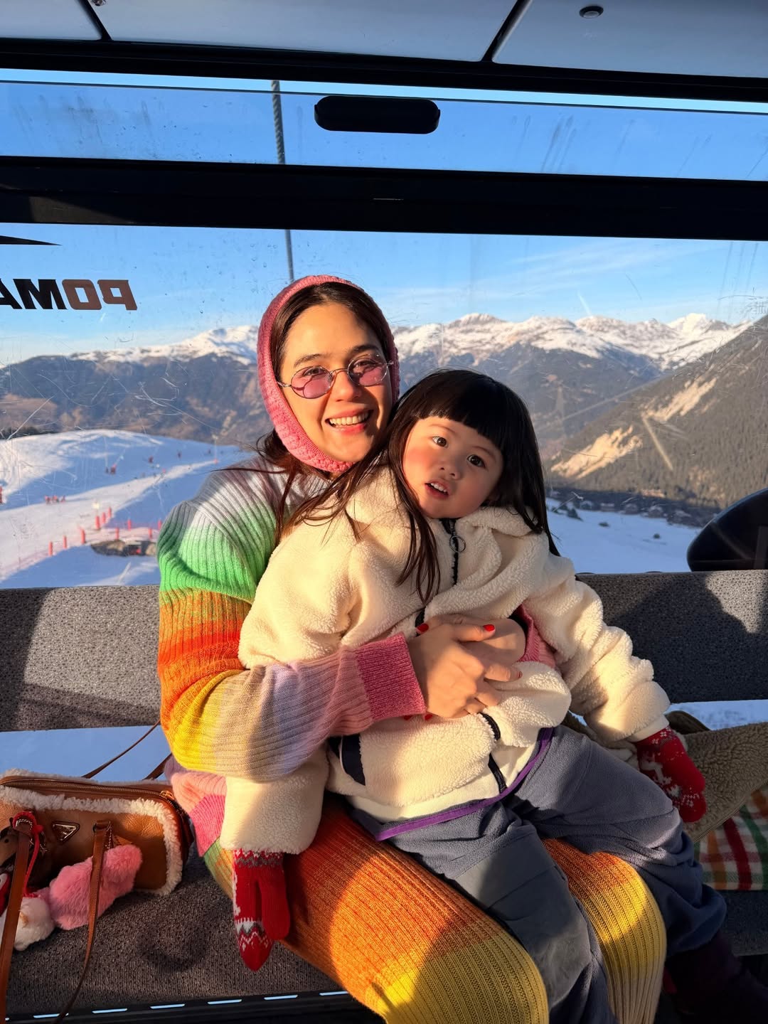 ชมพู่ - อารยา เอ ฮาร์เก็ต