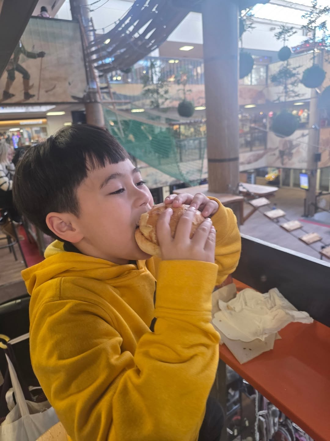 ชมพู่ - อารยา เอ ฮาร์เก็ต