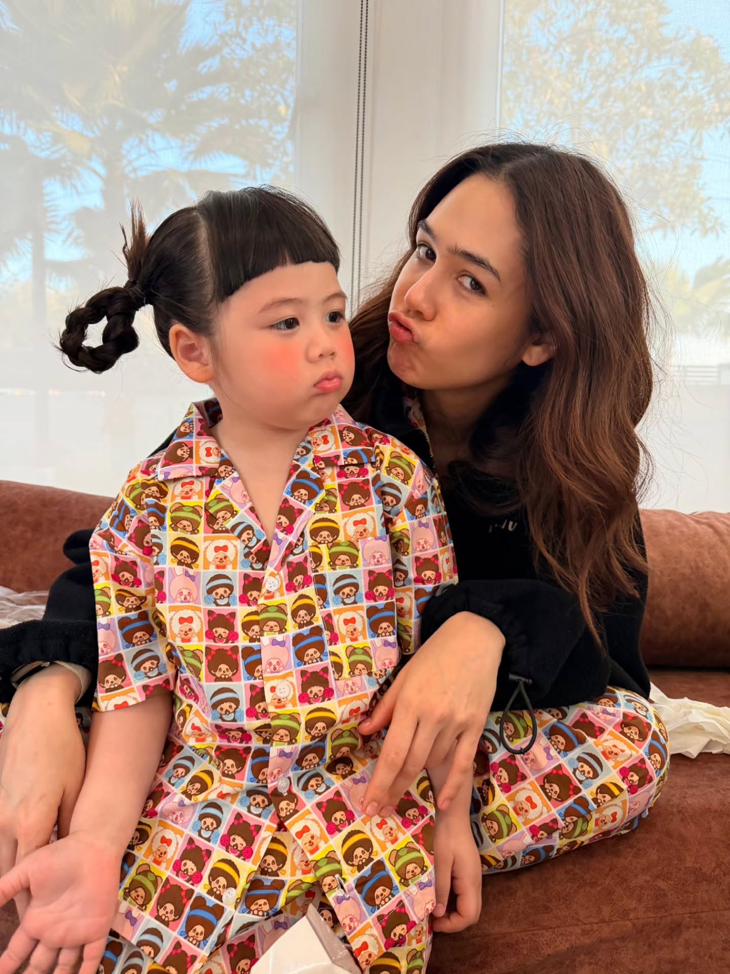 ชมพู่ - อารยา เอ ฮาร์เก็ต