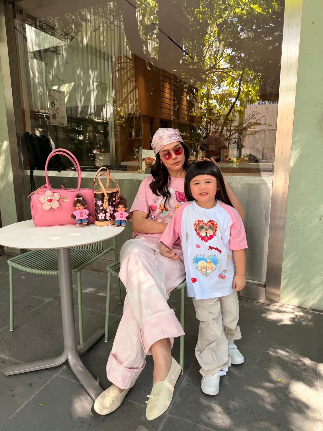 ชมพู่ - อารยา เอ ฮาร์เก็ต