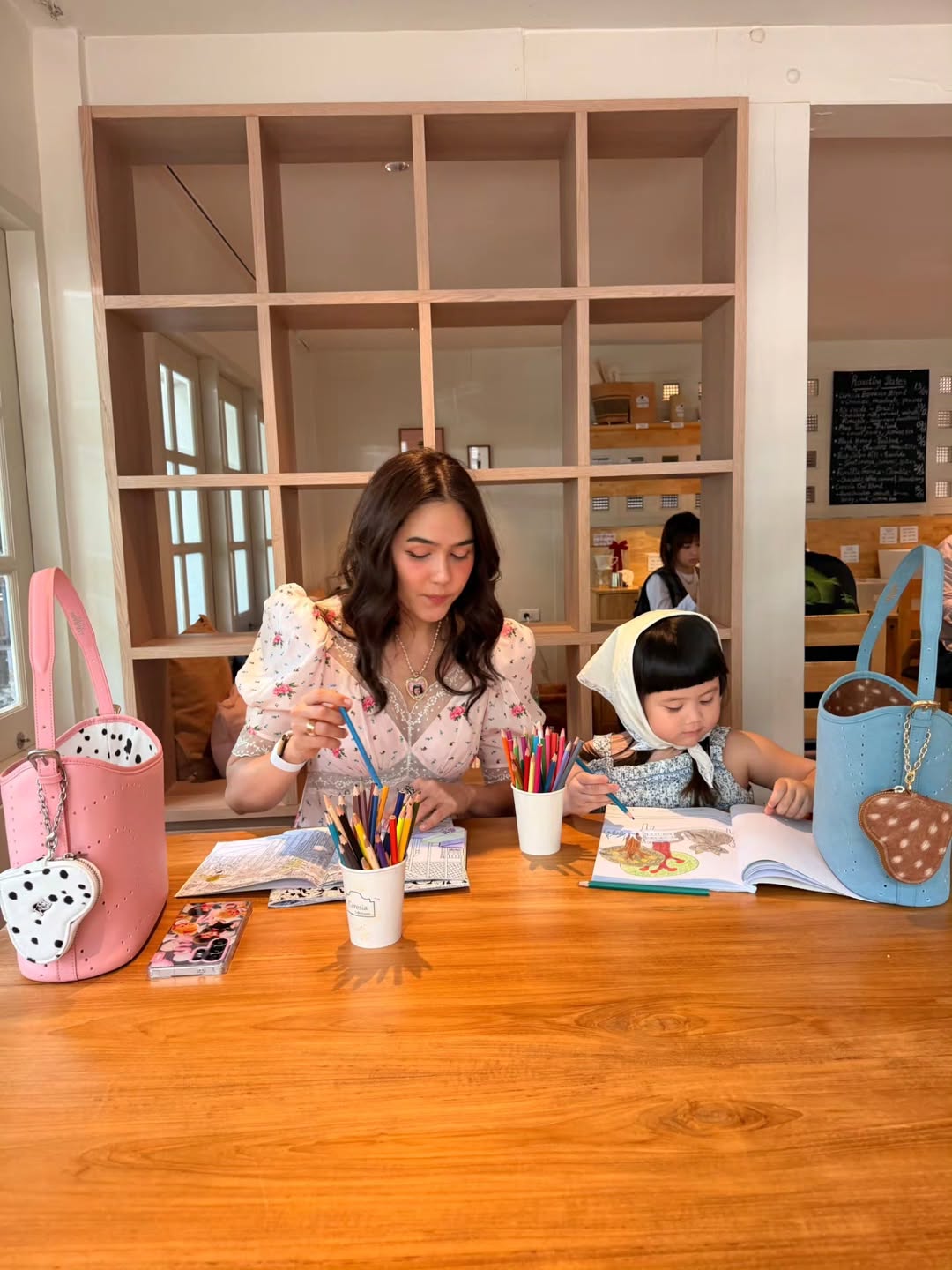 ชมพู่ - อารยา เอ ฮาร์เก็ต