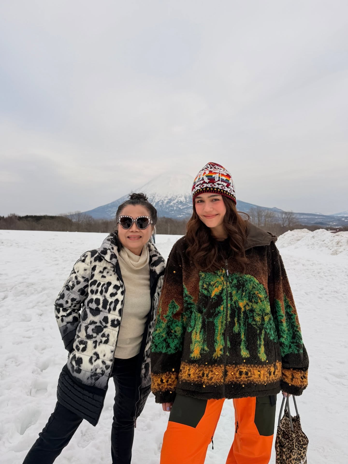 ชมพู่ - อารยา เอ ฮาร์เก็ต