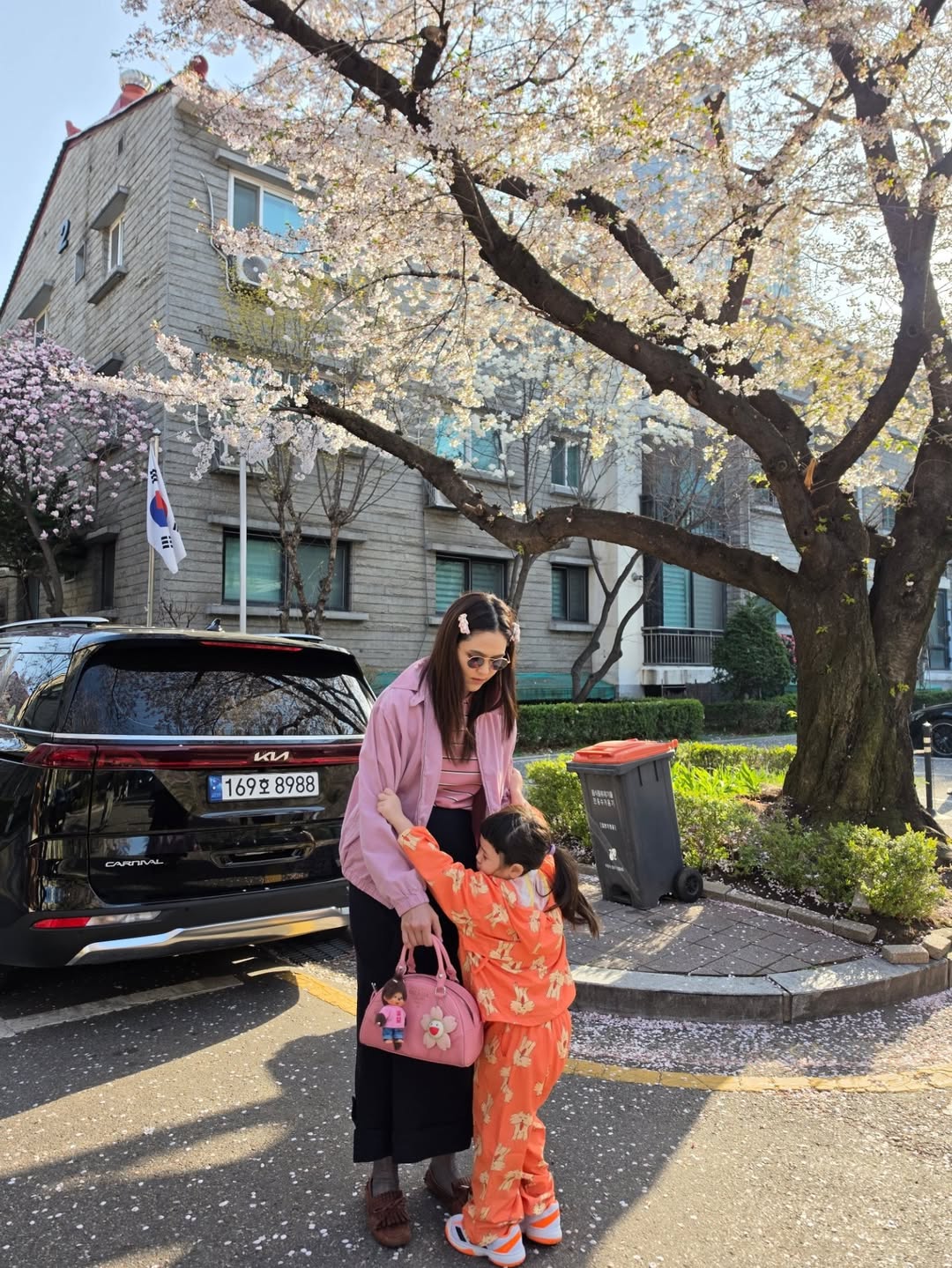 ชมพู่ - อารยา เอ ฮาร์เก็ต