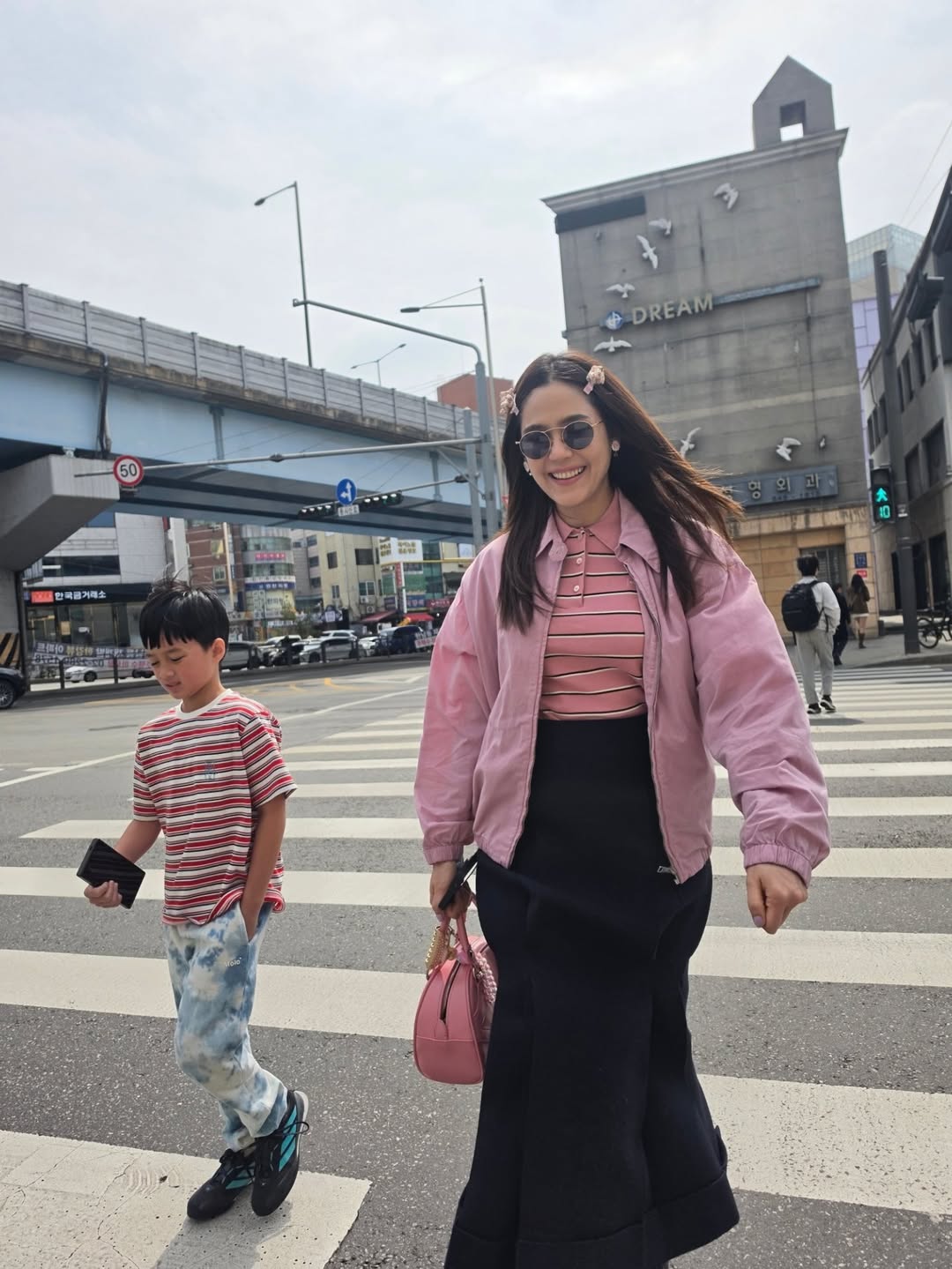 ชมพู่ - อารยา เอ ฮาร์เก็ต