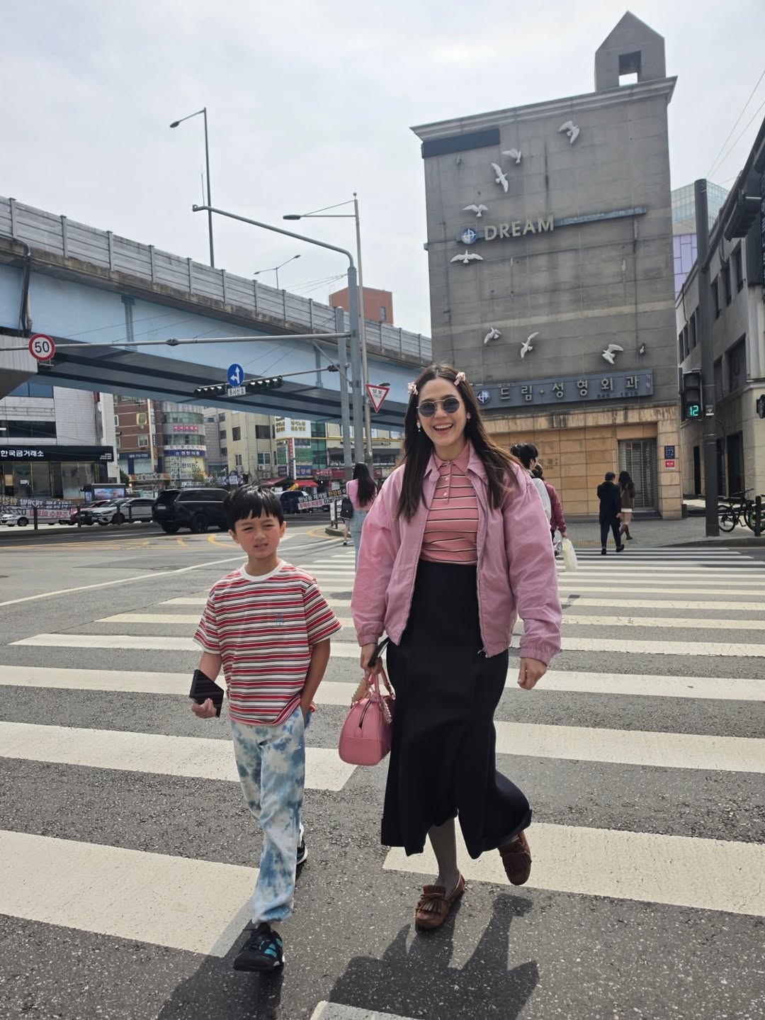 ชมพู่ - อารยา เอ ฮาร์เก็ต