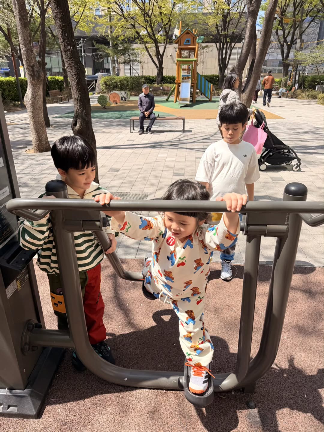 ชมพู่ - อารยา เอ ฮาร์เก็ต