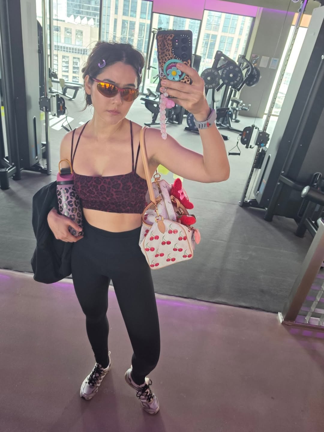 ชมพู่ - อารยา เอ ฮาร์เก็ต