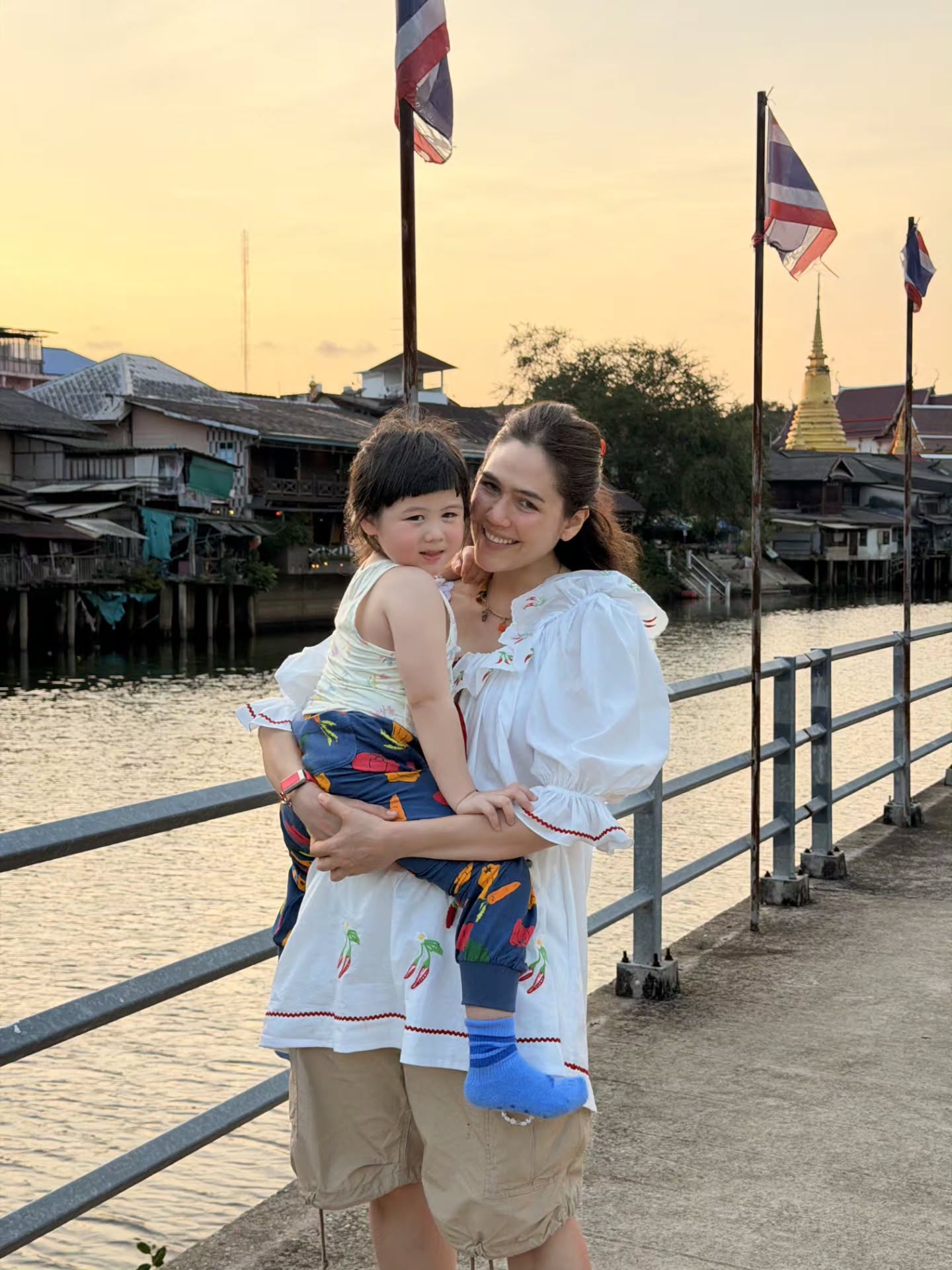 ชมพู่ - อารยา เอ ฮาร์เก็ต