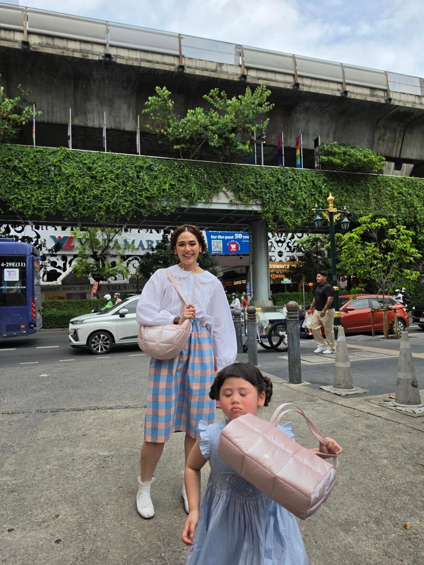 ชมพู่ - อารยา เอ ฮาร์เก็ต