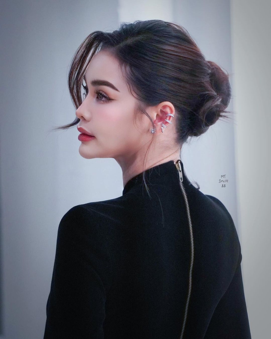 อิงฟ้า วราหะ