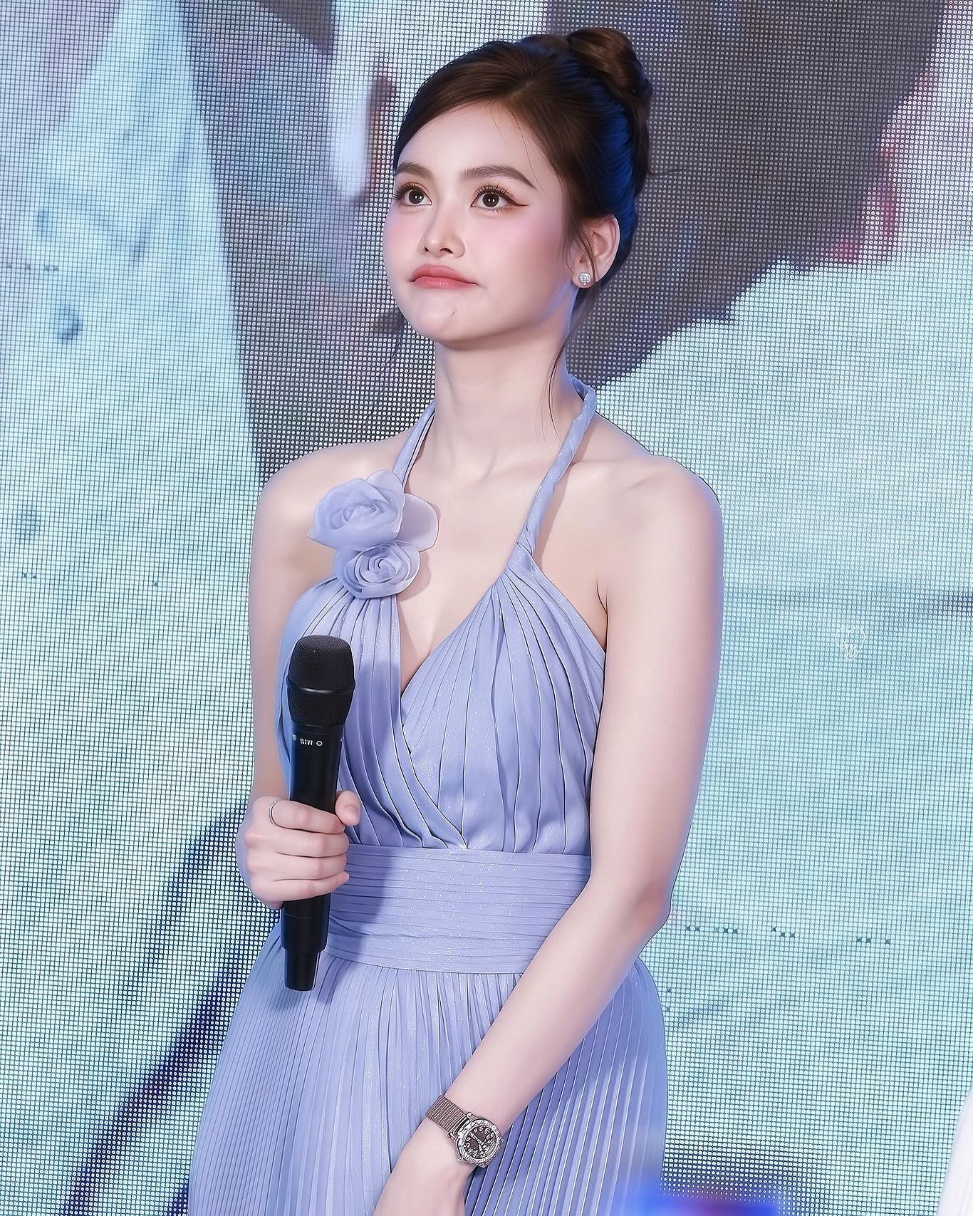 อิงฟ้า วราหะ
