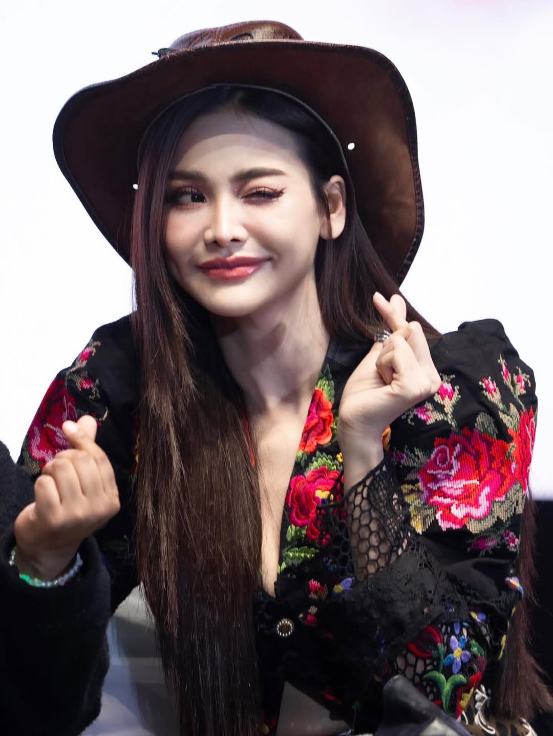 อิงฟ้า วราหะ