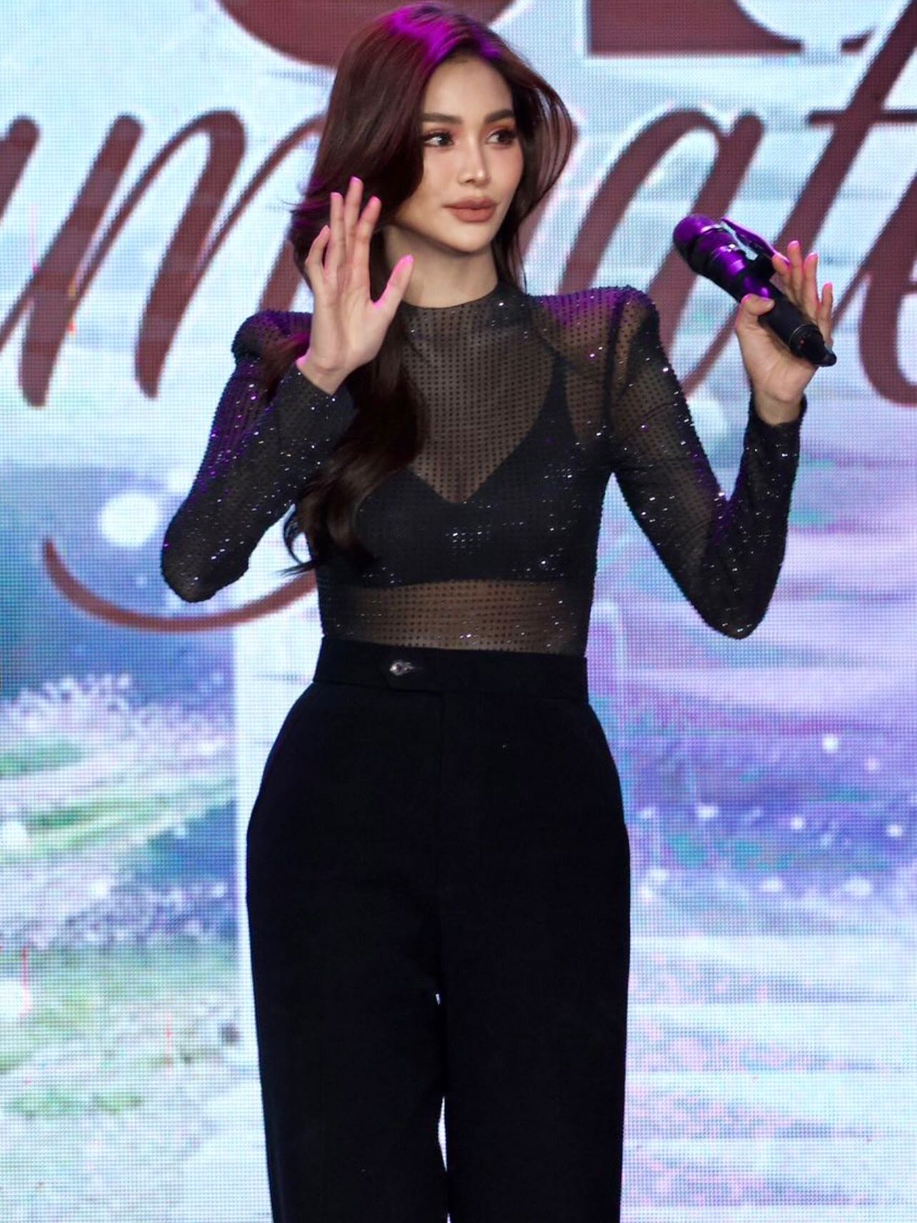 อิงฟ้า วราหะ