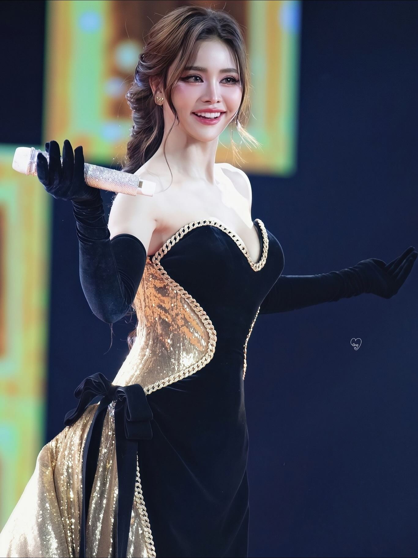 อิงฟ้า วราหะ