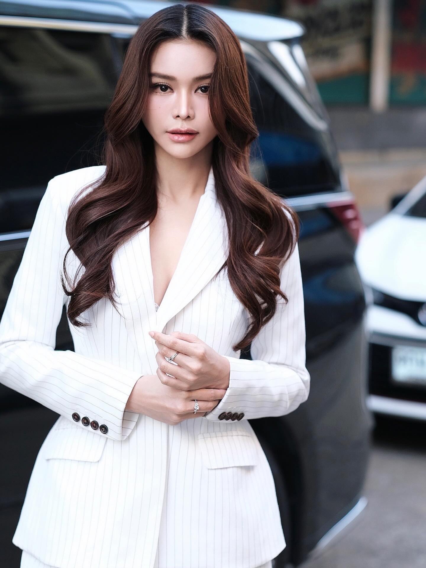 อิงฟ้า วราหะ