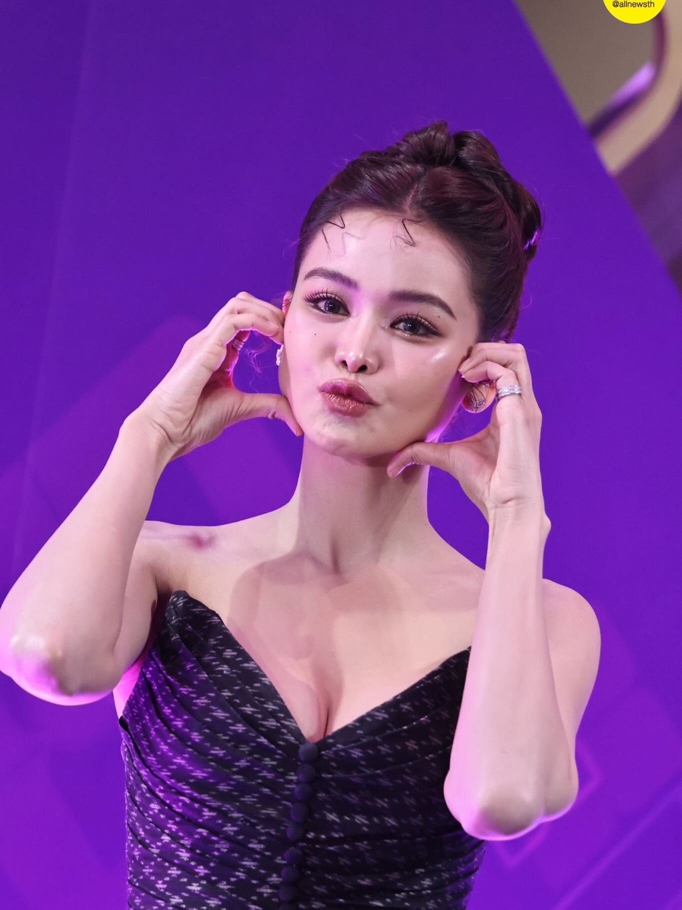 อิงฟ้า วราหะ