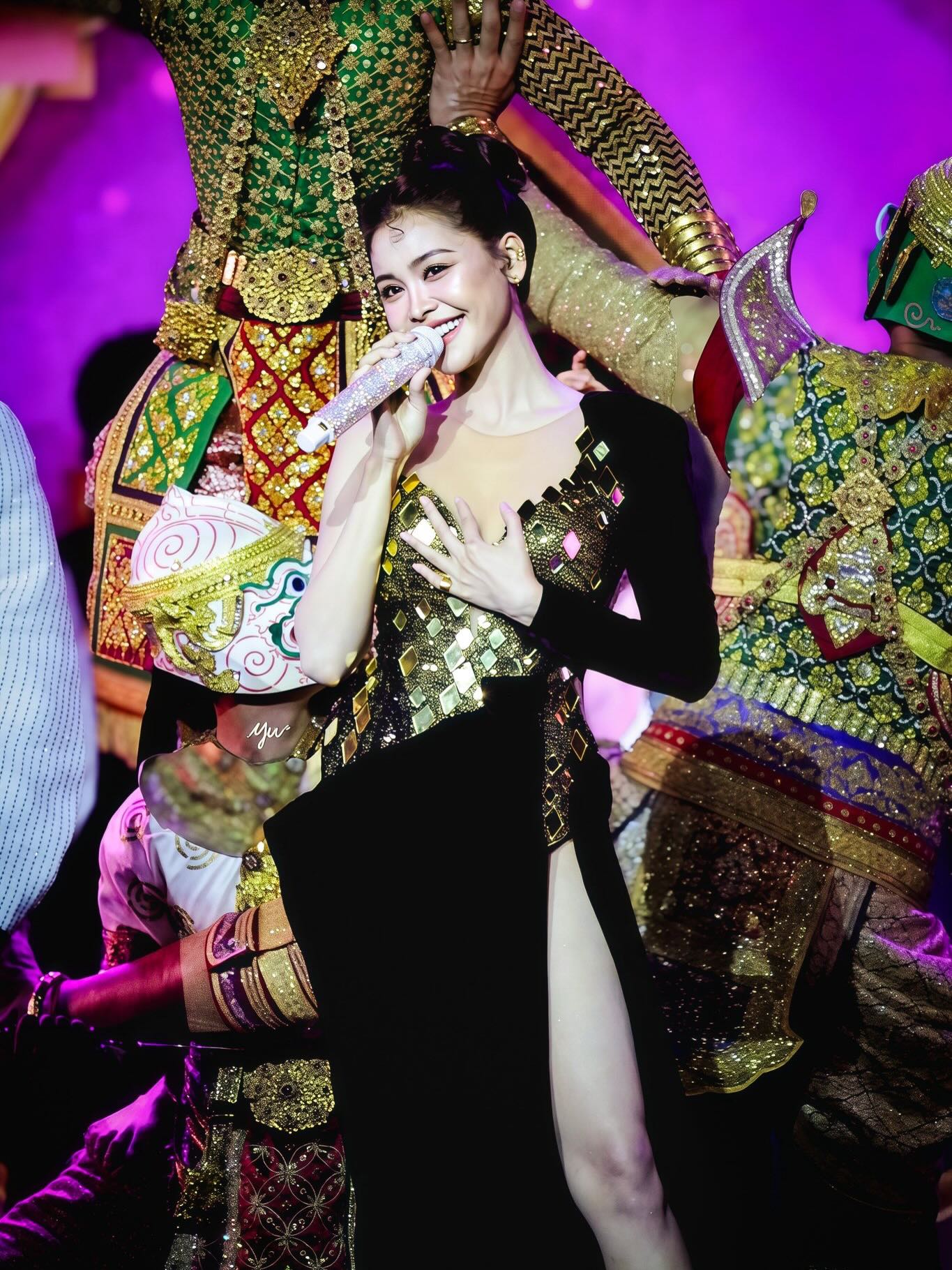 อิงฟ้า วราหะ