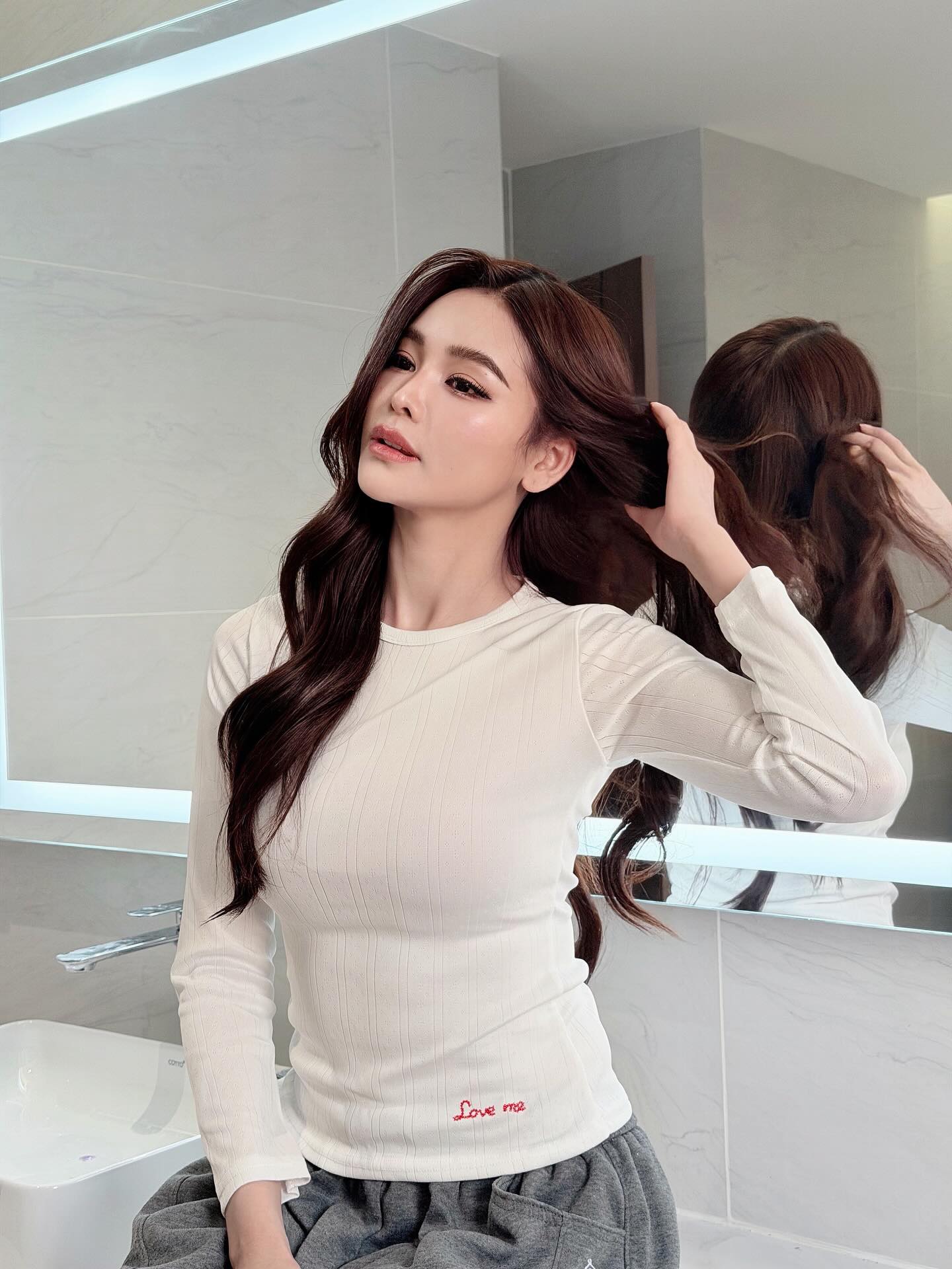 อิงฟ้า วราหะ