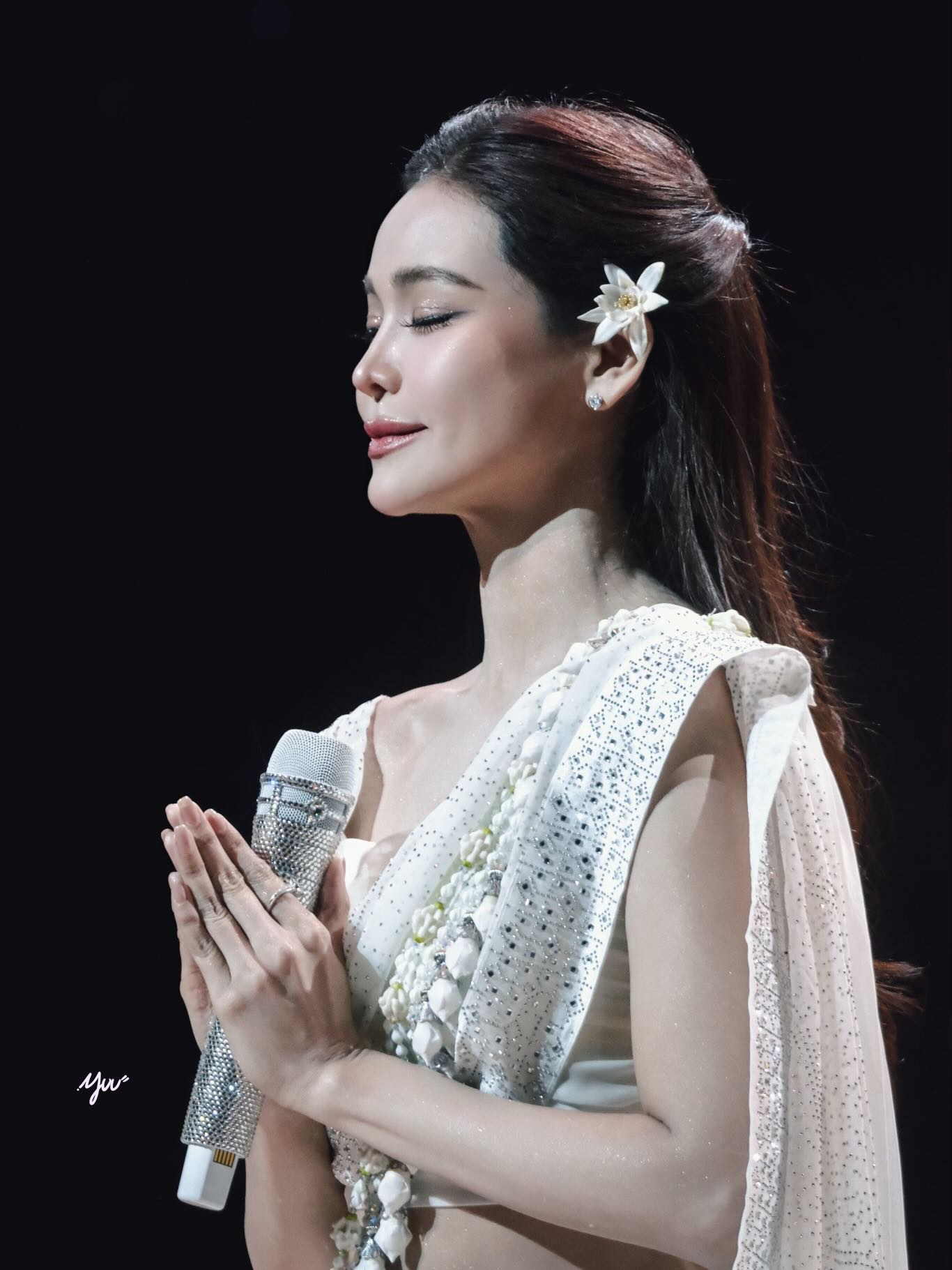 อิงฟ้า วราหะ