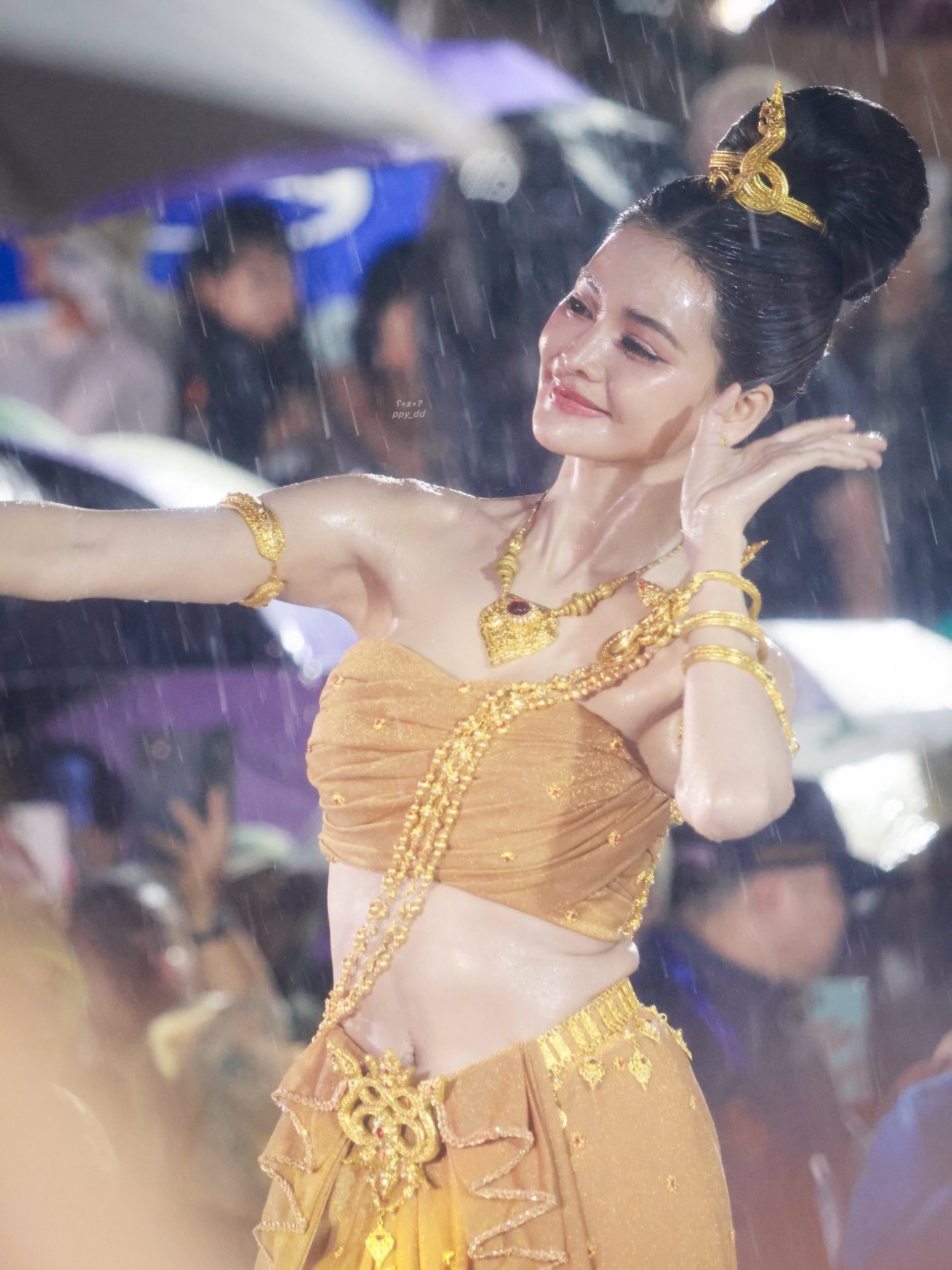 อิงฟ้า วราหะ