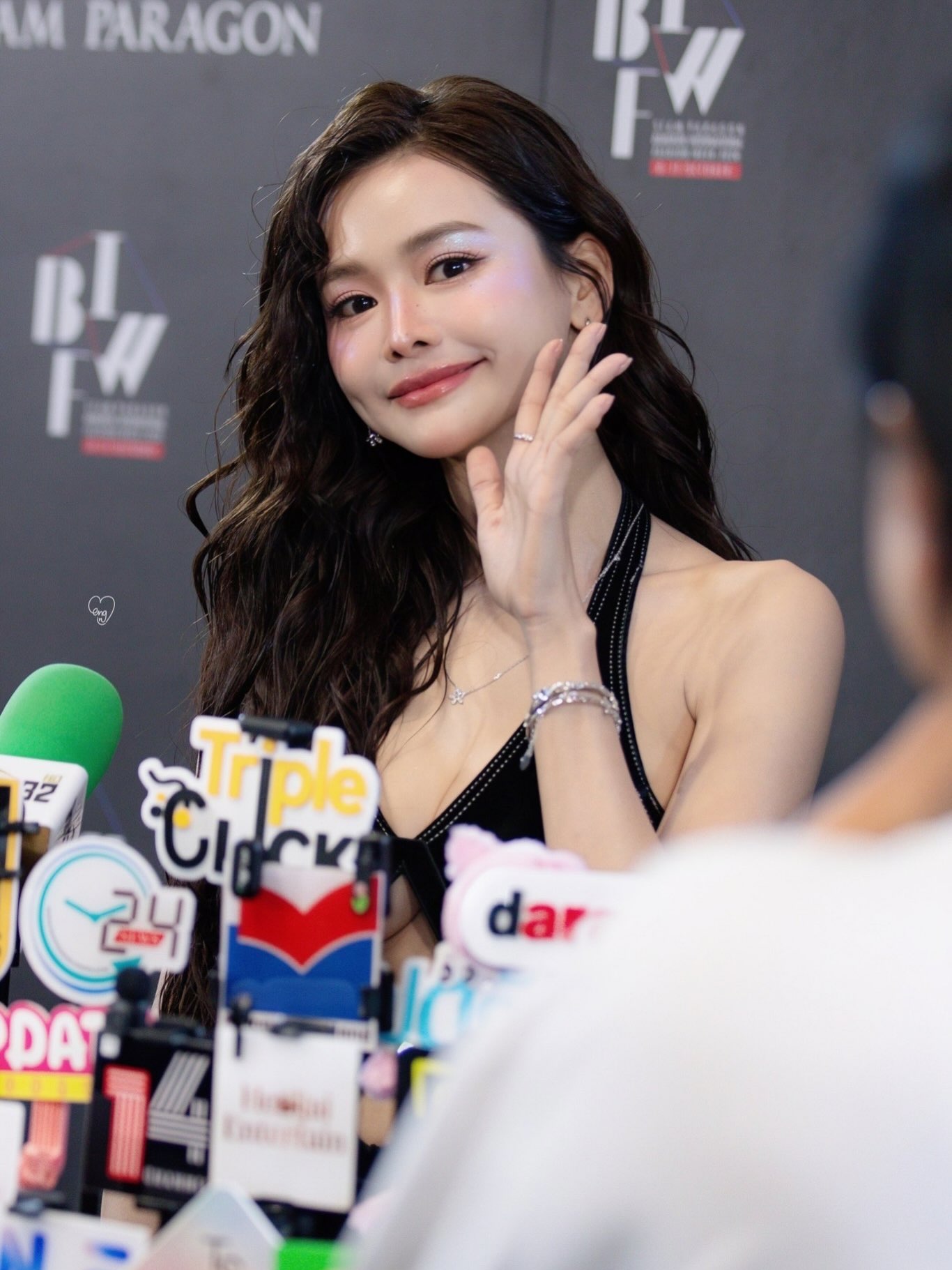 อิงฟ้า วราหะ