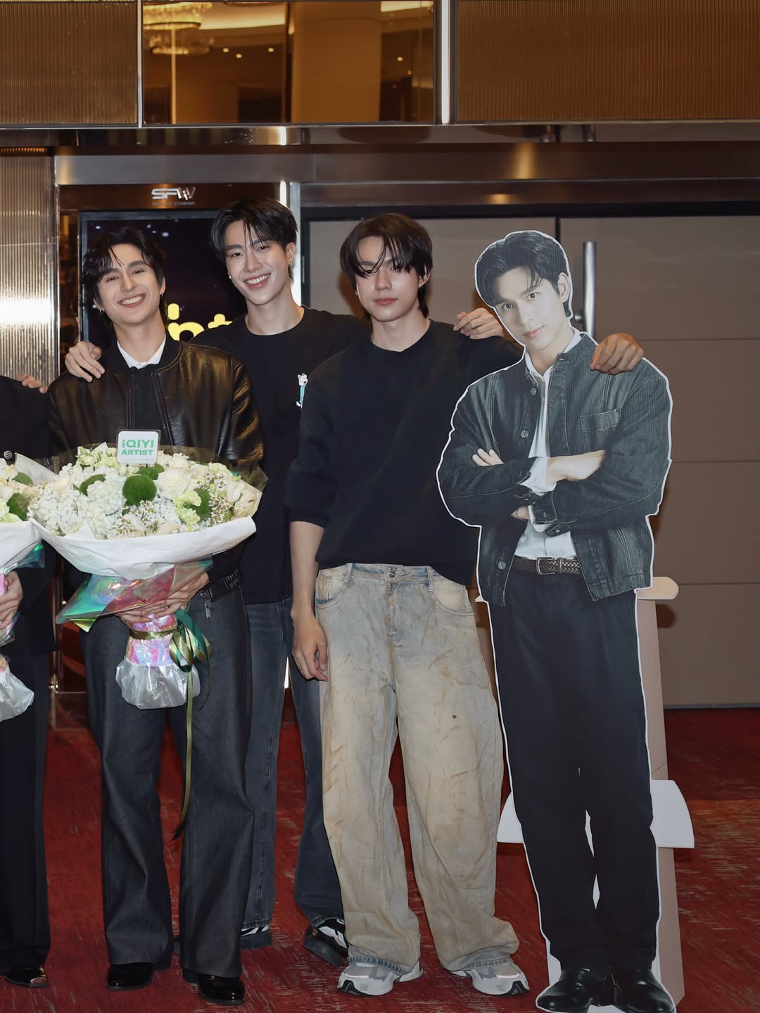 โดนัท - ภัทรพลฒ์ เดชพงษ์วรานนท์