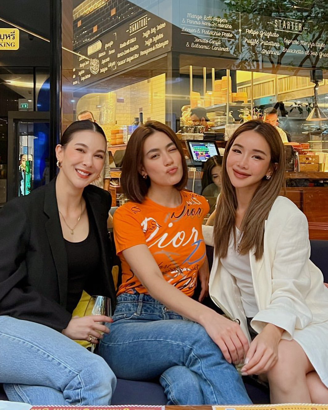 โบว์ - เบญจวรรณ อาร์ตเนอร์
