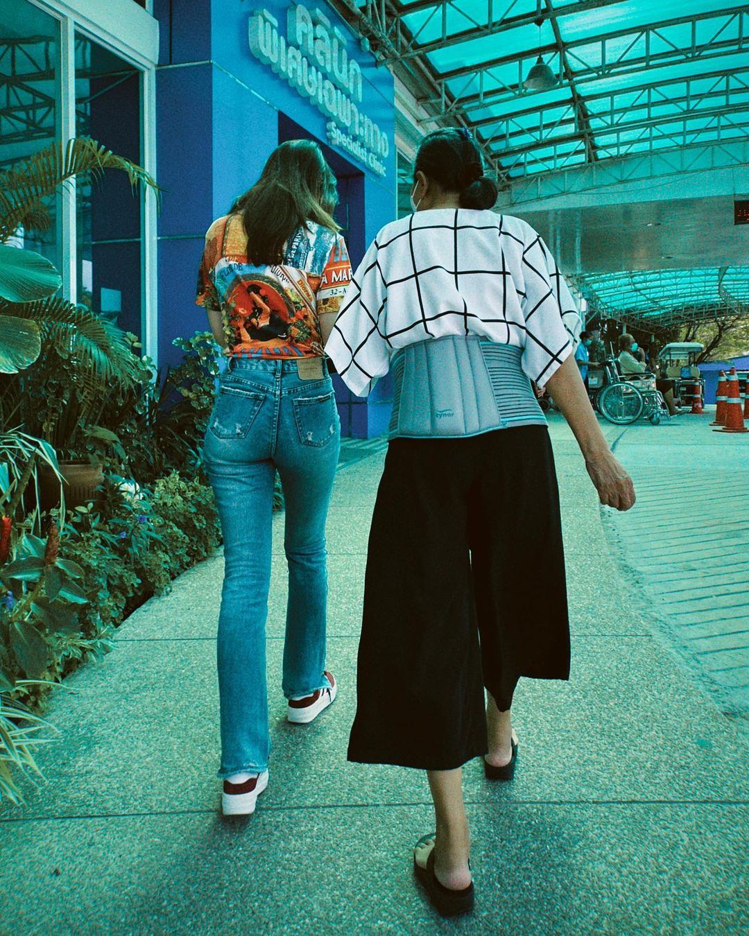 โบว์ - เบญจวรรณ อาร์ตเนอร์