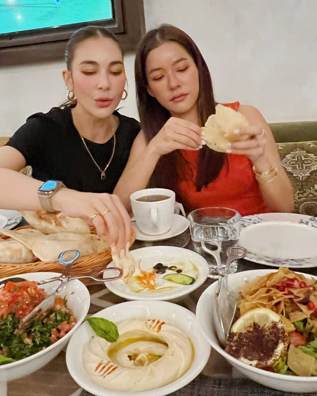 โบว์ - เบญจวรรณ อาร์ตเนอร์