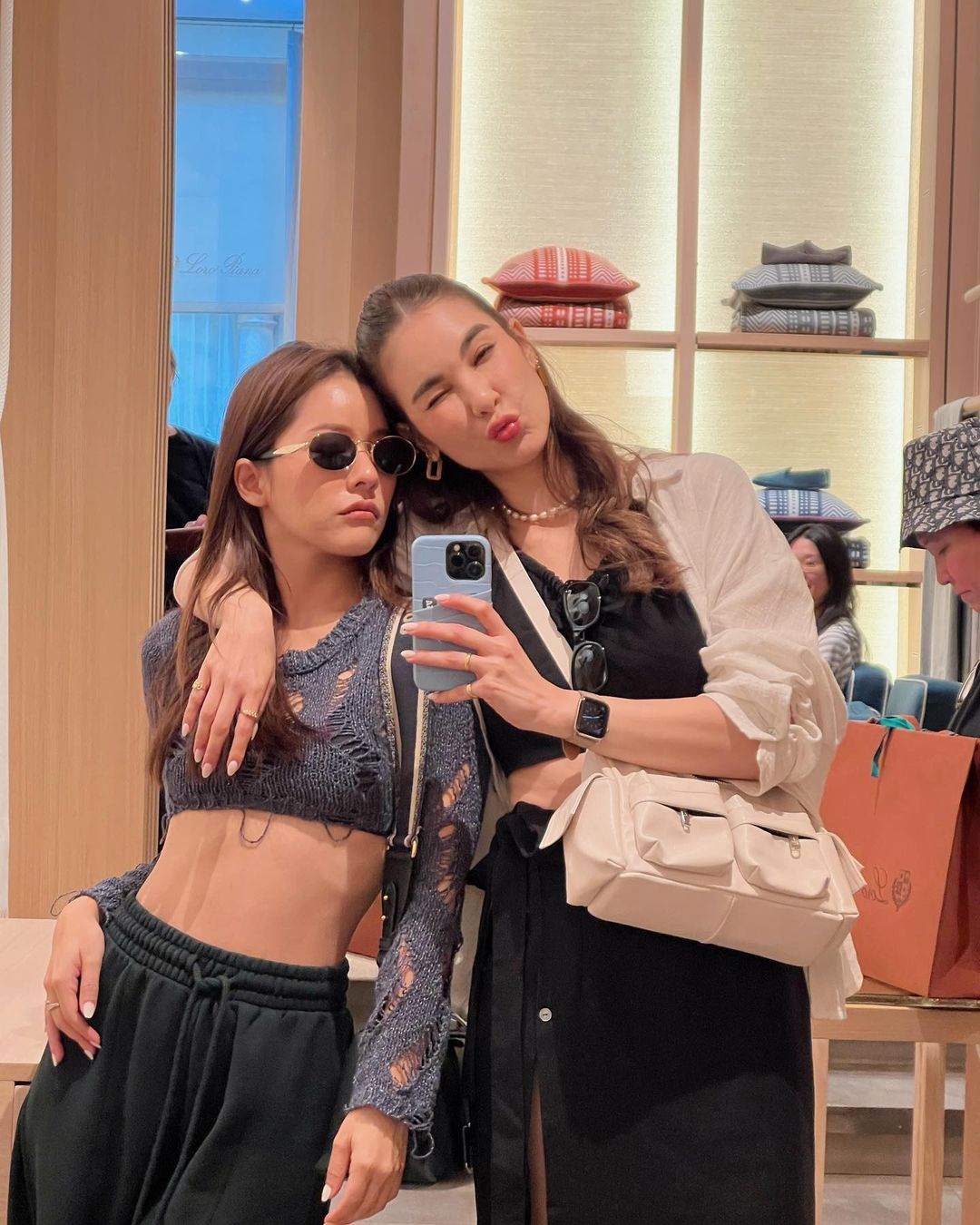 โบว์ - เบญจวรรณ อาร์ตเนอร์