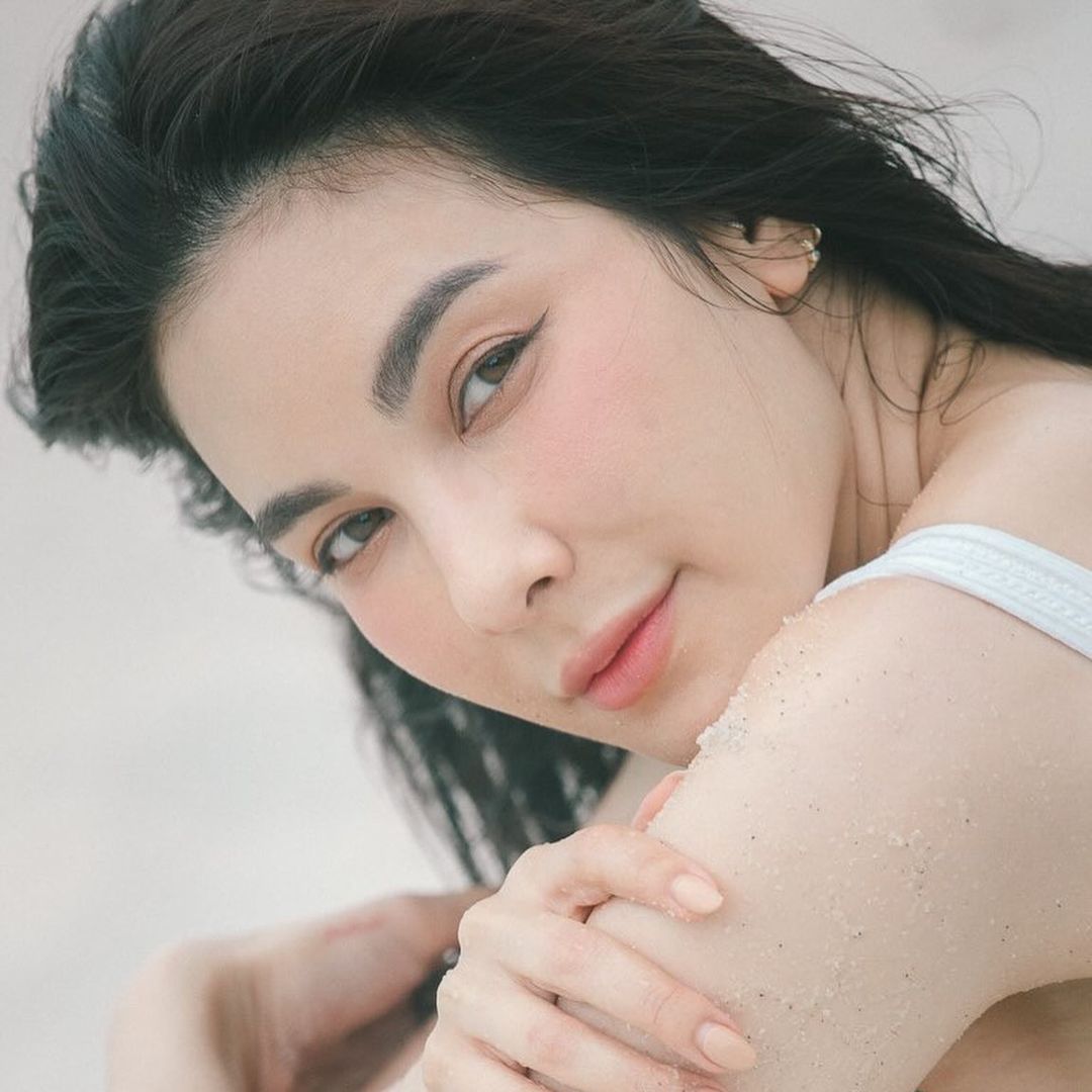 โบว์ - เบญจวรรณ อาร์ตเนอร์