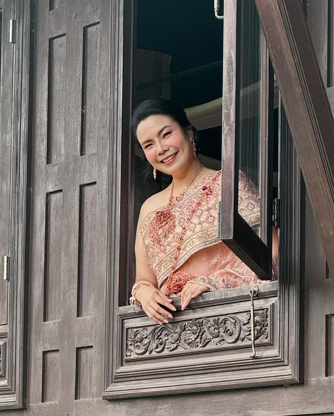 โบว์ - เบญจวรรณ อาร์ตเนอร์