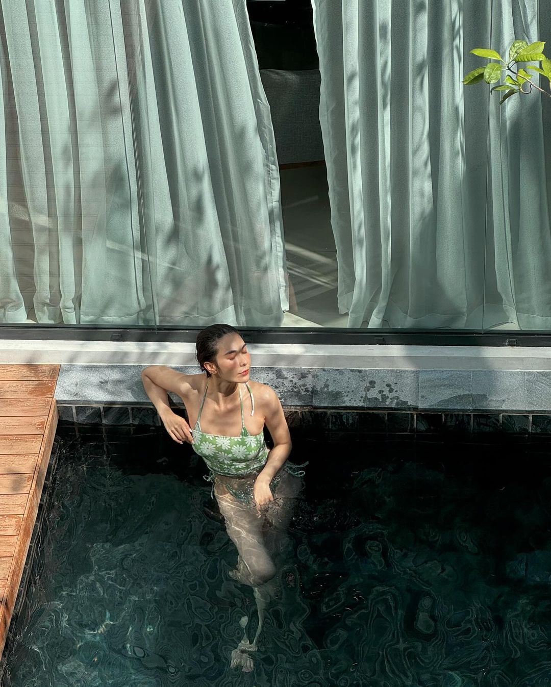 โบว์ - เบญจวรรณ อาร์ตเนอร์