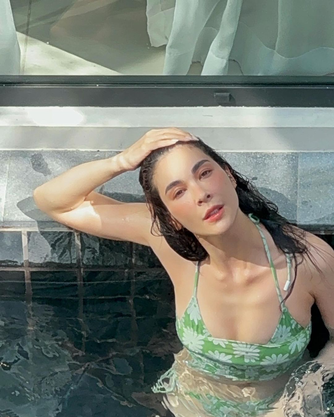 โบว์ - เบญจวรรณ อาร์ตเนอร์