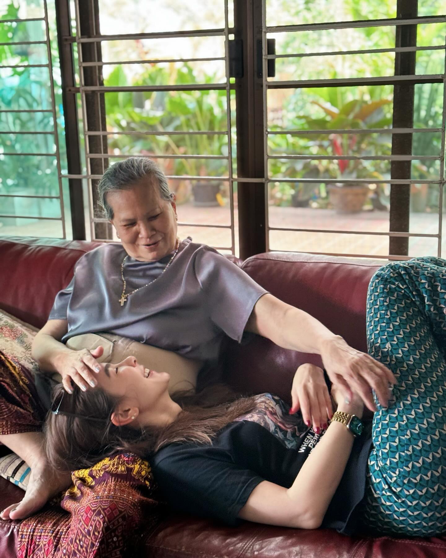 โบว์ - เบญจวรรณ อาร์ตเนอร์