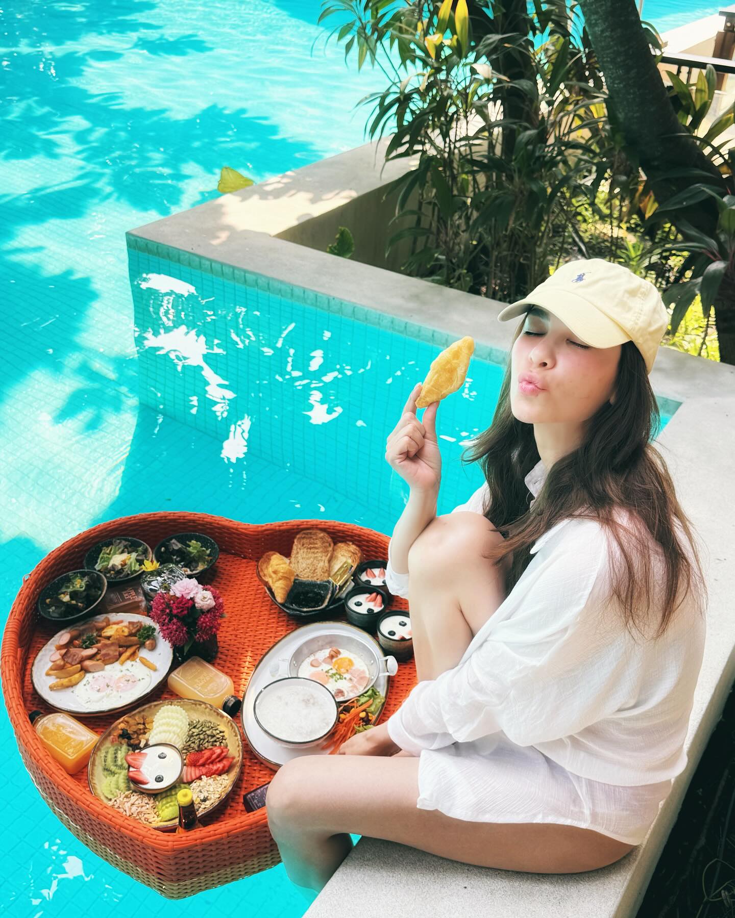 โบว์ - เบญจวรรณ อาร์ตเนอร์