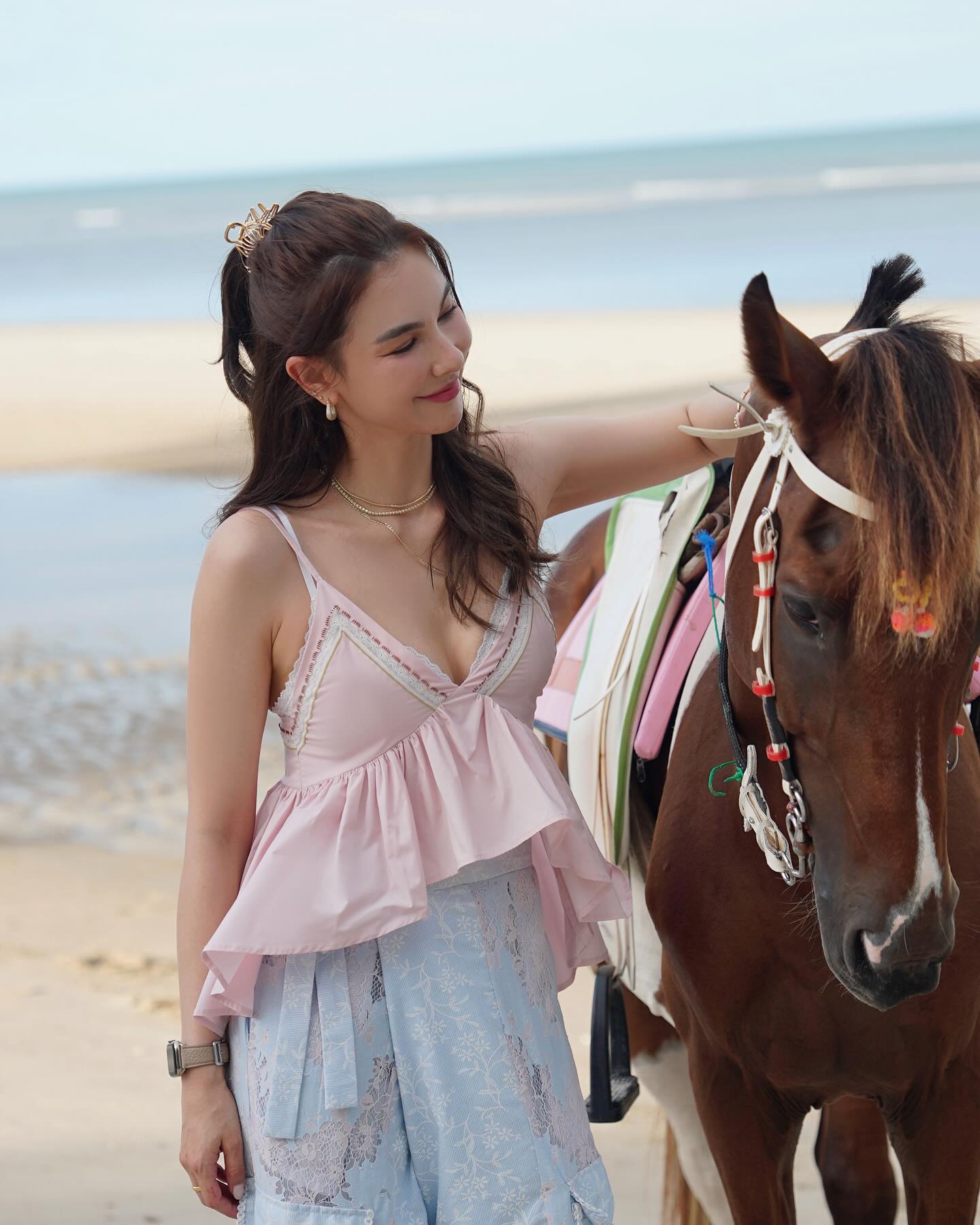 โบว์ - เบญจวรรณ อาร์ตเนอร์