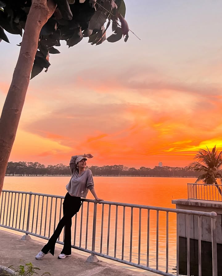 โบว์ - เบญจวรรณ อาร์ตเนอร์