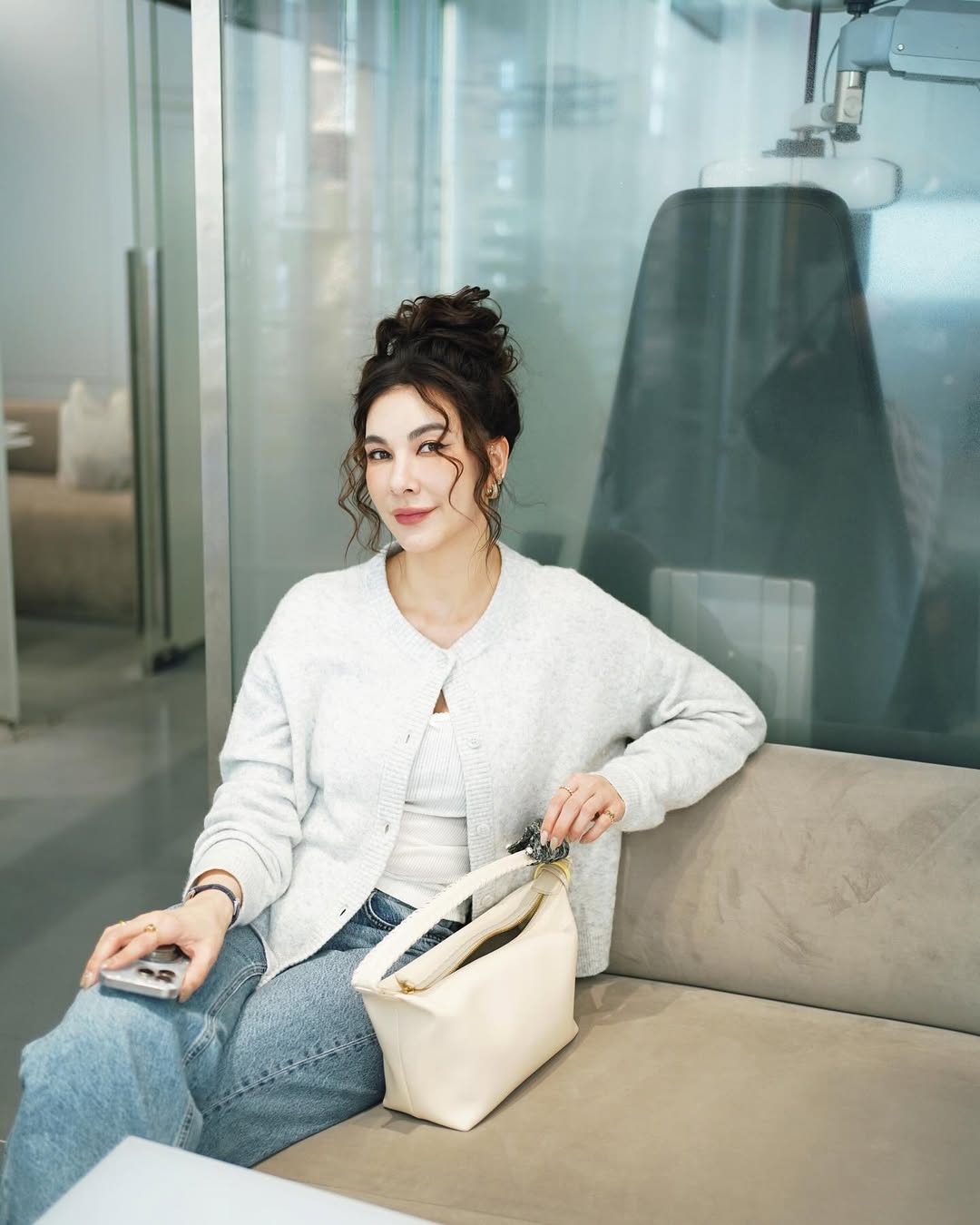 โบว์ - เบญจวรรณ อาร์ตเนอร์