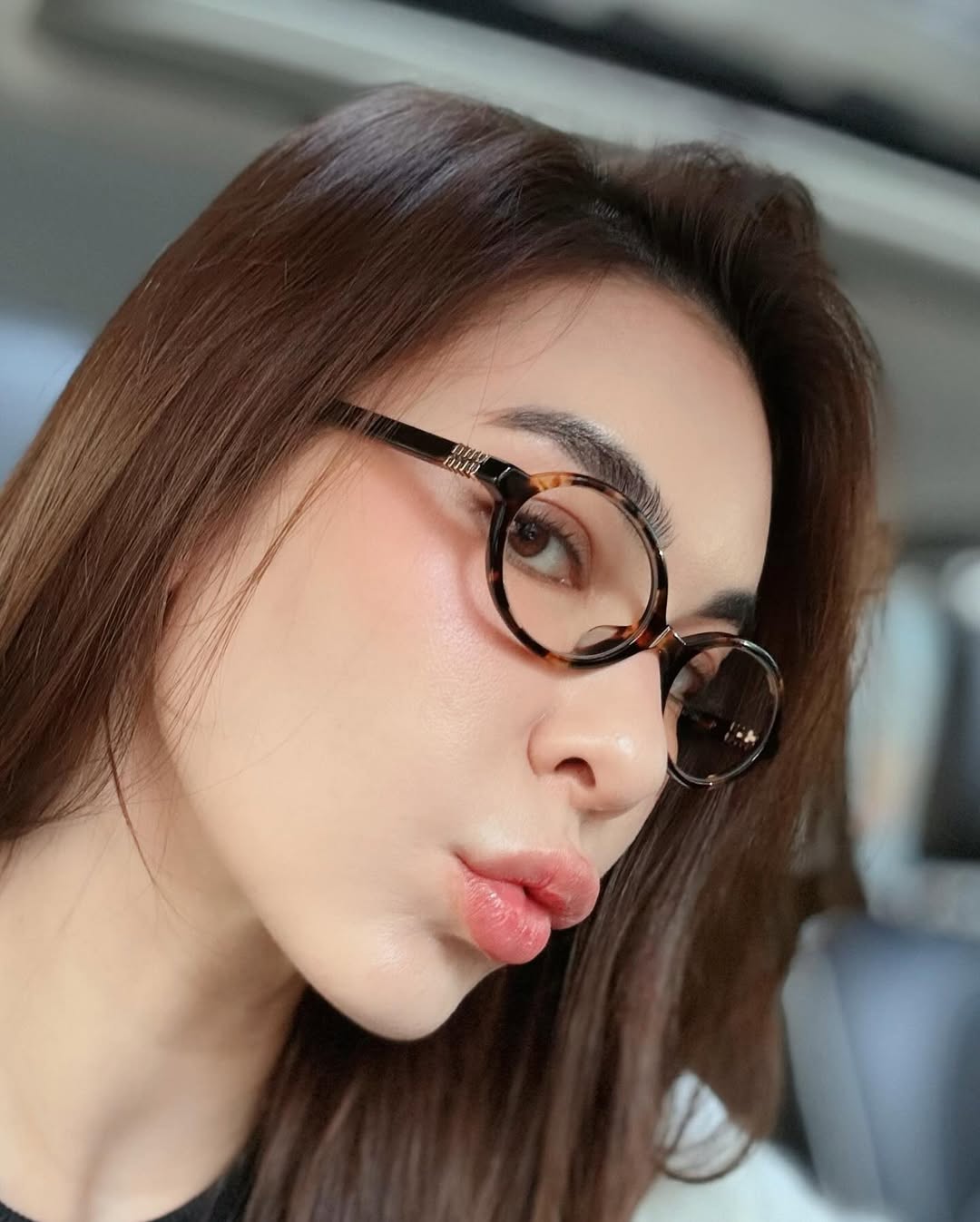 โบว์ - เบญจวรรณ อาร์ตเนอร์