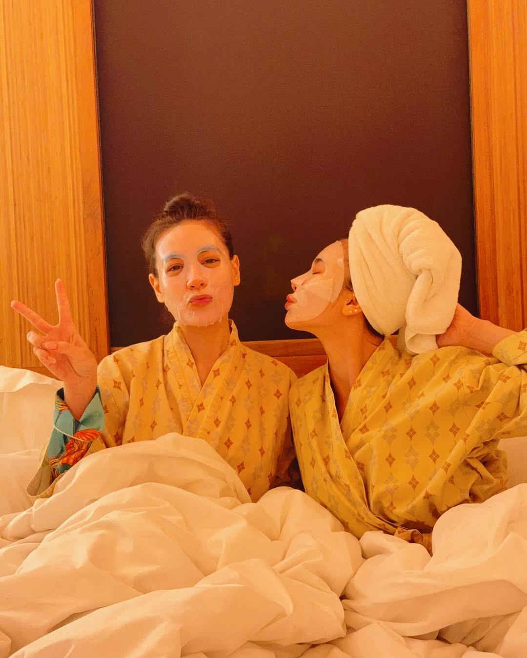 โบว์ - เบญจวรรณ อาร์ตเนอร์