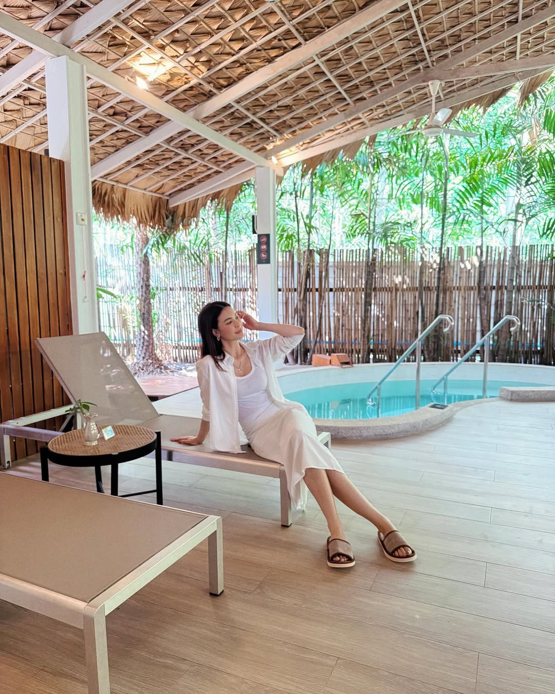 โบว์ - เบญจวรรณ อาร์ตเนอร์