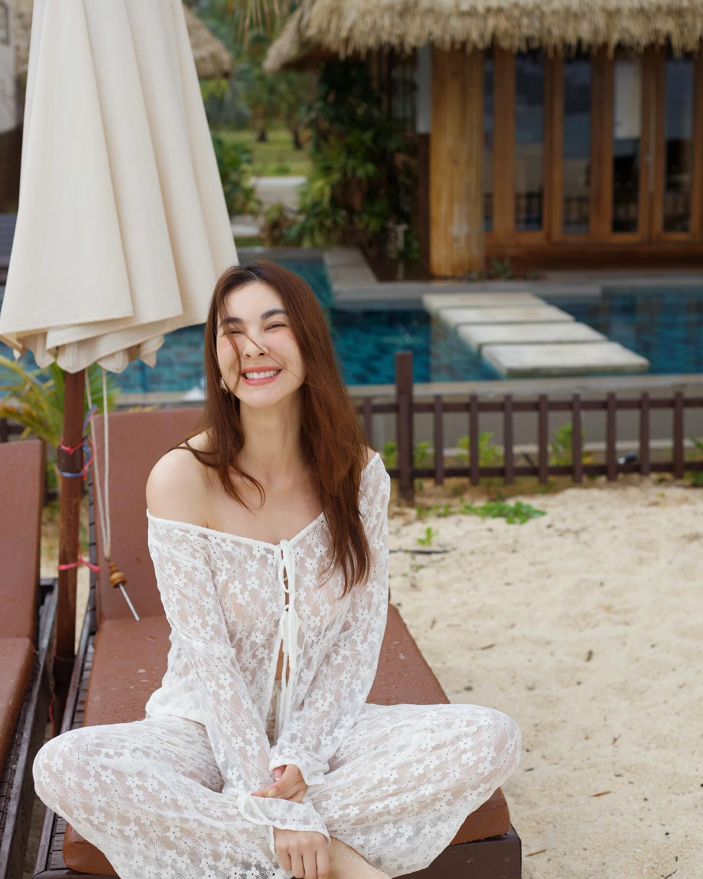 โบว์ - เบญจวรรณ อาร์ตเนอร์