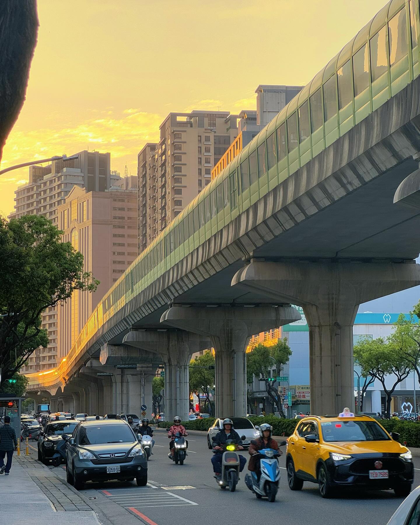 โบว์ - เบญจวรรณ อาร์ตเนอร์