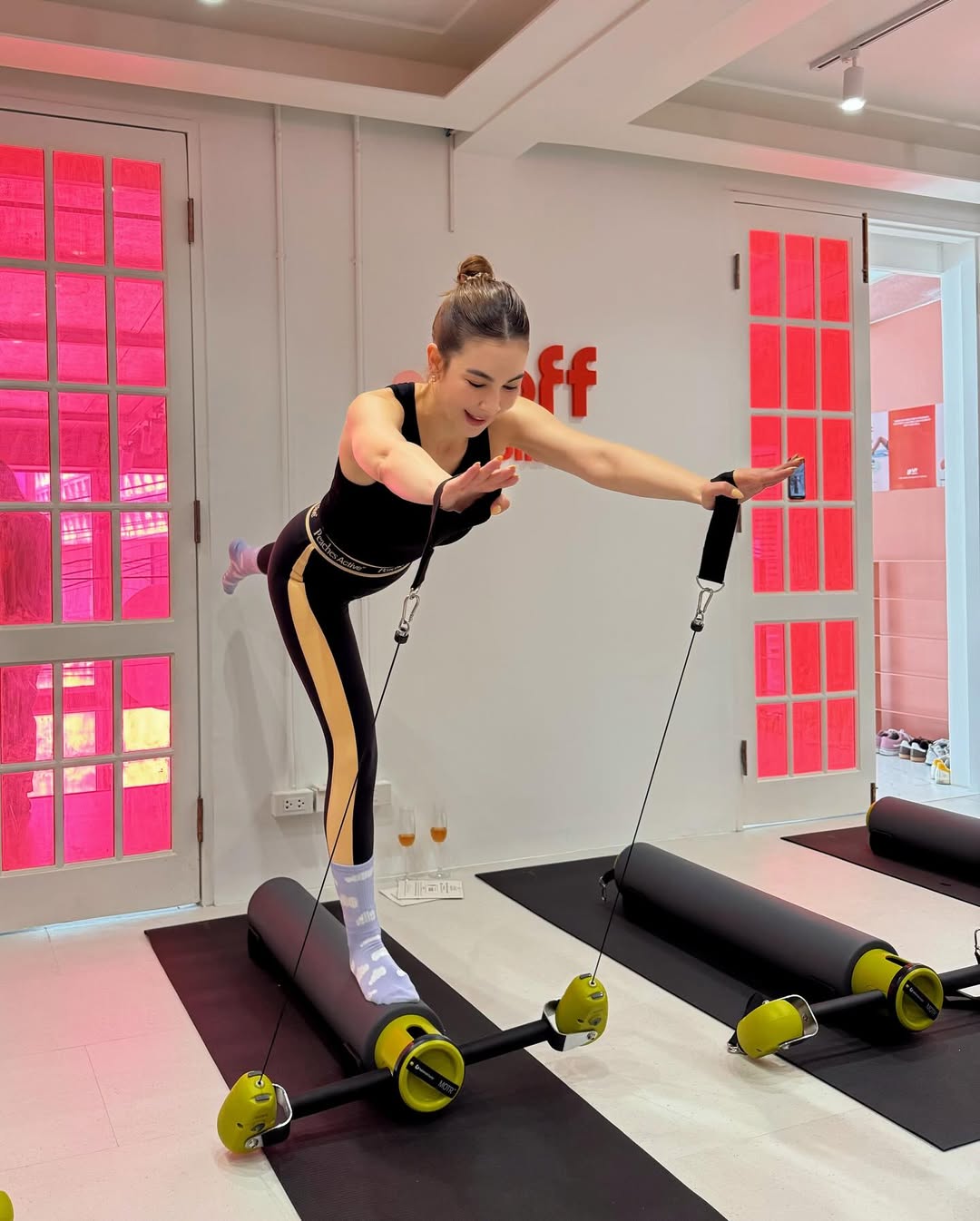 โบว์ - เบญจวรรณ อาร์ตเนอร์