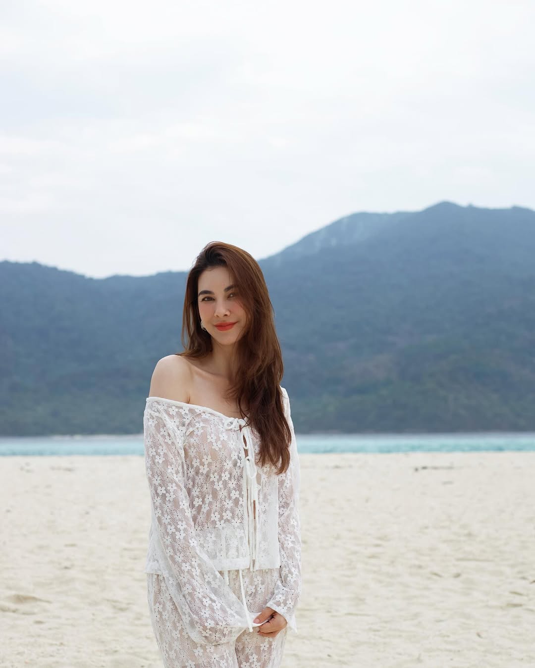 โบว์ - เบญจวรรณ อาร์ตเนอร์